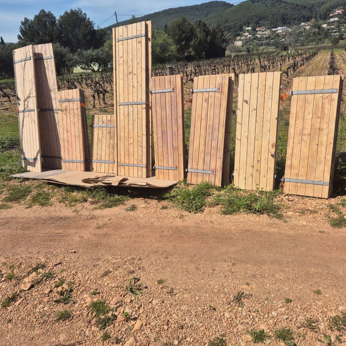 Décapage volets à Saint-Maximin-La Sainte-Baume