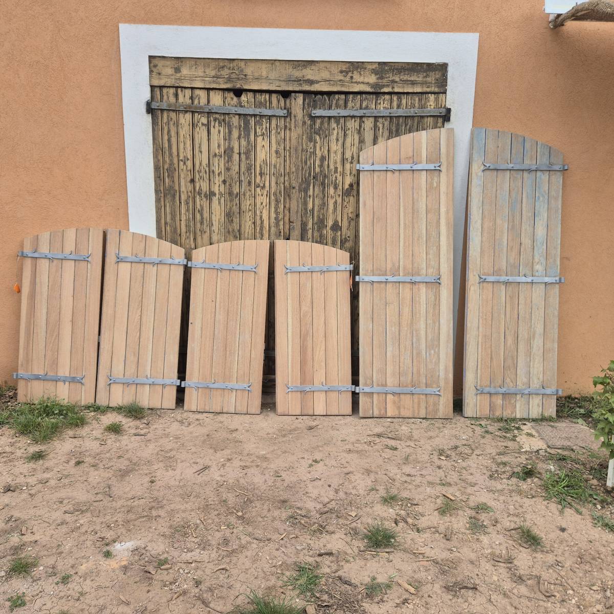 Décapage volets Le Castellet 