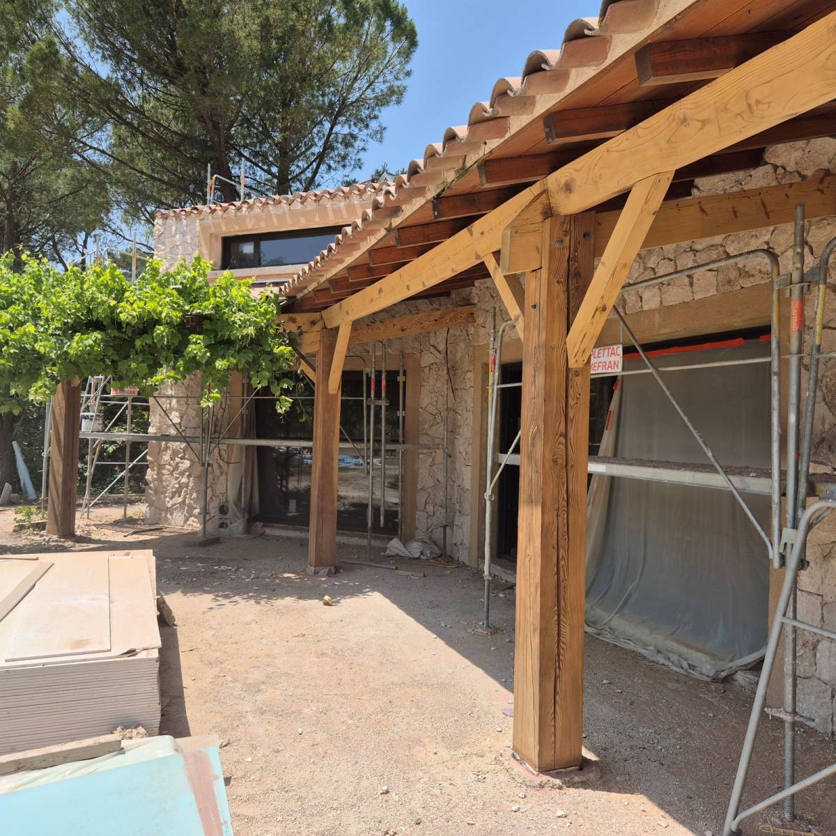 Aérogommage poutres en bois Aix-en-Provence